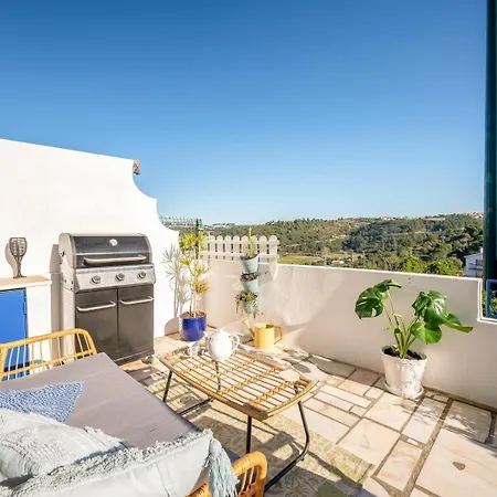 Lovely Vacation In A Picturesque Countryside Dom wakacyjny